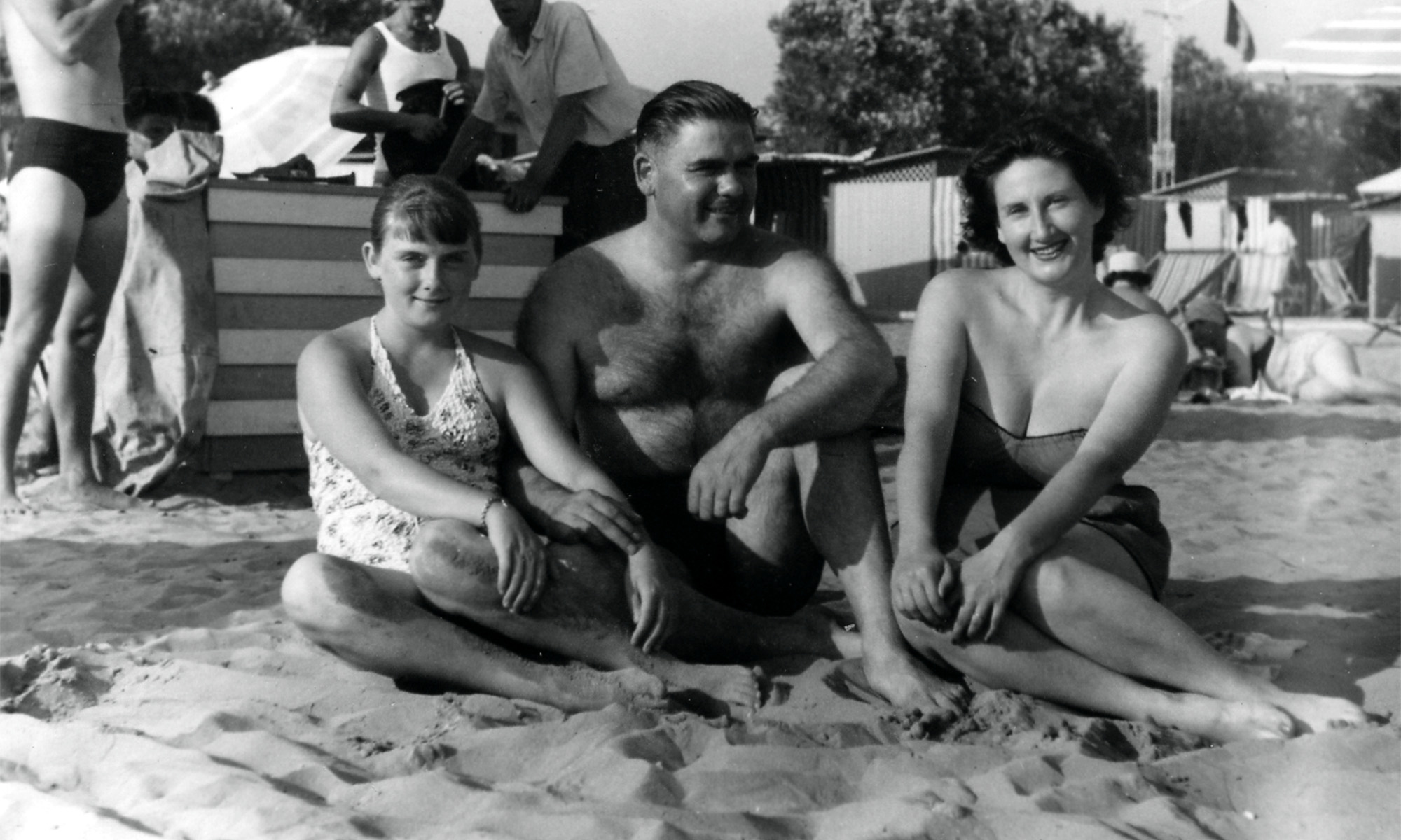 Photo Ottavia con i genitori Uccia e Pio in spiaggia